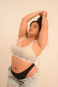 nadine_russo HEY BOYS Foto 2