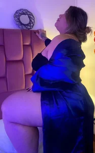 Evaverse_95 Do you want to see how big I am? . fénykép
