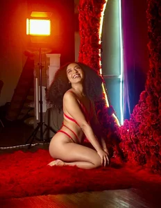 NAHOMI_MILLER My beautiful smile Pic 2