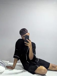 NiccoRed a little of me Bilde