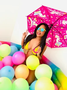 Melikasweetz🧡🧡💛💚💙💜🤎图片