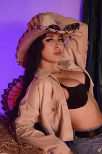 LianneRougue_ CowGirl Pic 4