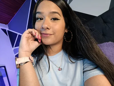 Maeena: just being cute <3 ( 5 фото)