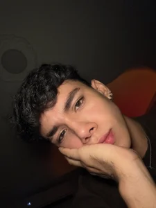 valentinoblush 👀 Foto 4