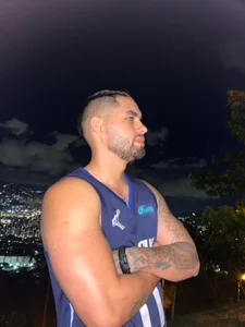 matteosantos Nights 🌛 Pic 3