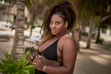 Naomii_King Cartagena Pic 2