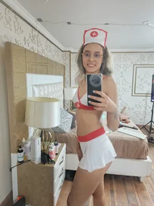TaraaHot I am a mischievous nurse who wants to fuck her patient Immagine  4