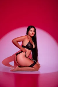 Pussy-Hairy-Horny Public Pic 3