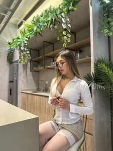 vianca_cruzz Let me be your naughty secretary 👿 Gambar