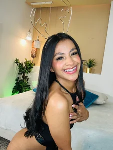 emma_brooks1 🎄🖤 Pic 4