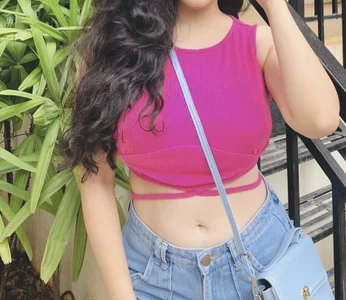 Avneet__ Public Pic 5