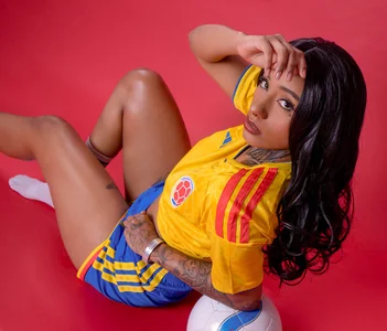 biancaleblanc 👑 The hottest fans are here. Ready to cheer? Foto 7