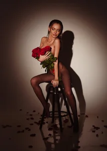 EsmeAinsley Roses are red...🌹 Pic 2