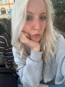 Lucy_Cutie_ Public Pic