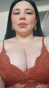 ambar-wells casual photos Pic 2