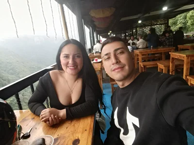 JuaNiCOL Stealing kisses and smiles Poză 6