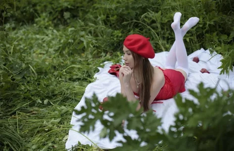 some more photos from the photoshoot de AdahThomasson  4 Imagens