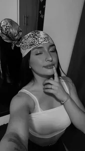 Leah_moon1 Public Pic 2