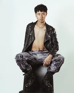 Noah_dupont_ Public 사진