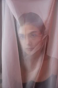 AlannaRussell_ The lights reveal what the eyes cannot see💋 Hình 4