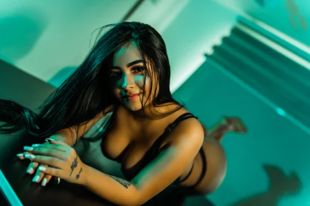 LunaBaker-1 Your favorite secretary Immagine  4