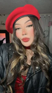 VictoriaGerard_Pink Public Immagine  5