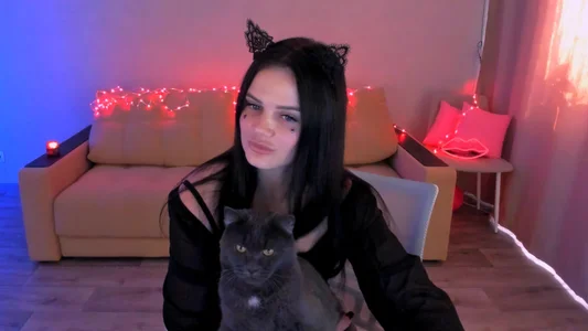 Lora_Secret The cat's mother Pic 2