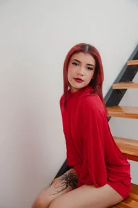 maaddy_blair sexy red lips and red dress for you💋 slika