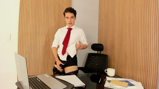 Allen_clark: WORKERS' DAY❤ ( 3 фото)