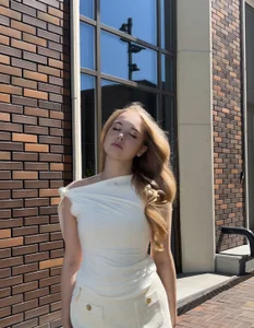 DeidreSpontak Cute girl Pic 3