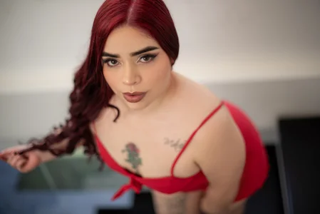 Red fanatic de sunnypaytton  5 photos