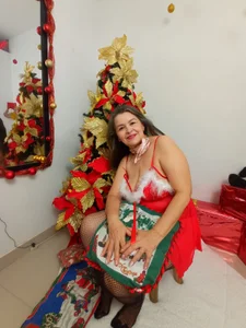 Mature_Hard Public Foto 4