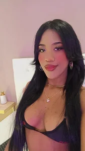 AlayshaJohnson Cute selfies! Pic 8