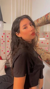 CoralineSanchez HERE VERY CASUAL ♥️🍒 Pic 2