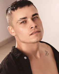 ABOUT ME od connorsmiith  2 snímek