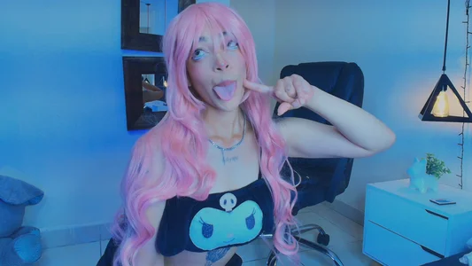Ariadnaaa_ Ary in pink Pic
