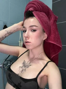 Eva_Collinss After a HOT shower Pic 4