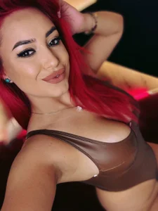 EmyHilton Brown latex Gambar 3