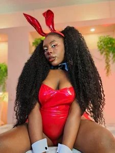 Bound Bunny Secrets de NanyMoreno  Imagens