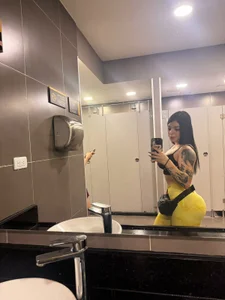 Yellow gym♥ od nurbanu_hatem  2 snímek