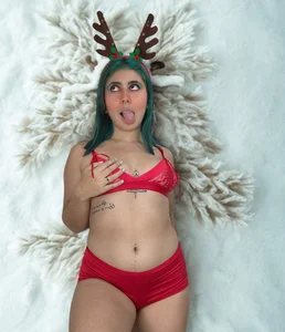 Merry Christmas 🎄🎁🦌 de Skarlet_04  3 photos