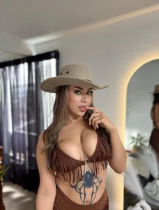 Zara_Wolf_のDaddy, I'm your cowgirlの 3枚の写真