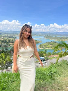 _Sara_london_ kullanıcısının Just me, my curves… and your dirty thoughts. albümü -  3 fotoğraf