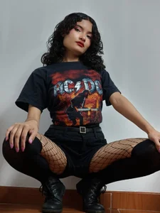 MirandaLawrens_: Public ( 9 фото)