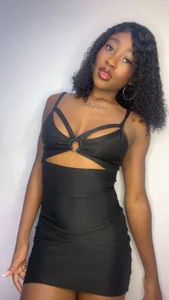 Skylar_Smith_ Sexy in black🖤🐈‍⬛ Pic 2