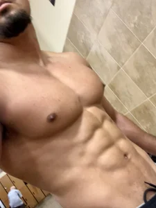 FITBOY615 Public - {count, plural, one {תמונה אחת} two {שתי תמונות} many {# תמונות} other {# תמונות}}