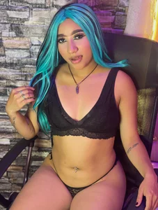 Zafira_Starのhorny love🥵💖の 2枚の写真