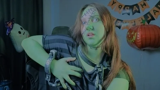 Holy_Kveta Halloween 2026 Pic 2