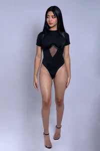 _kyraa_ kullanıcısının 🔥🤍 The perfect contrast ... do you dare?👅 albümü -  5 fotoğraf