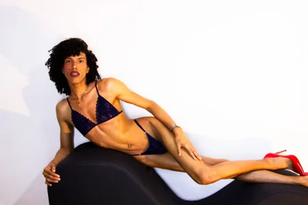 Camille_Cedrik: 💄🖤💋 Seduction looks better in black😏🔥💦👠 ( 2 фото)